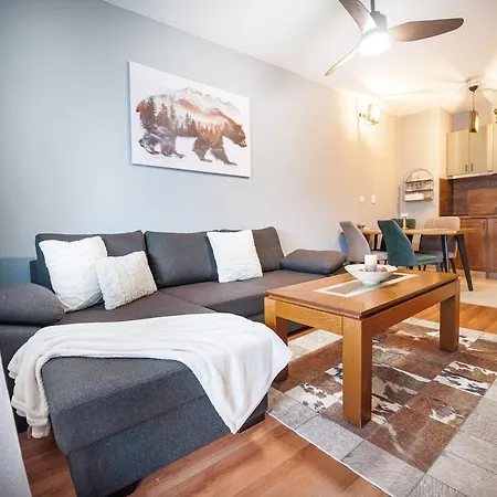 400m From Belvedere - Free Parking - *